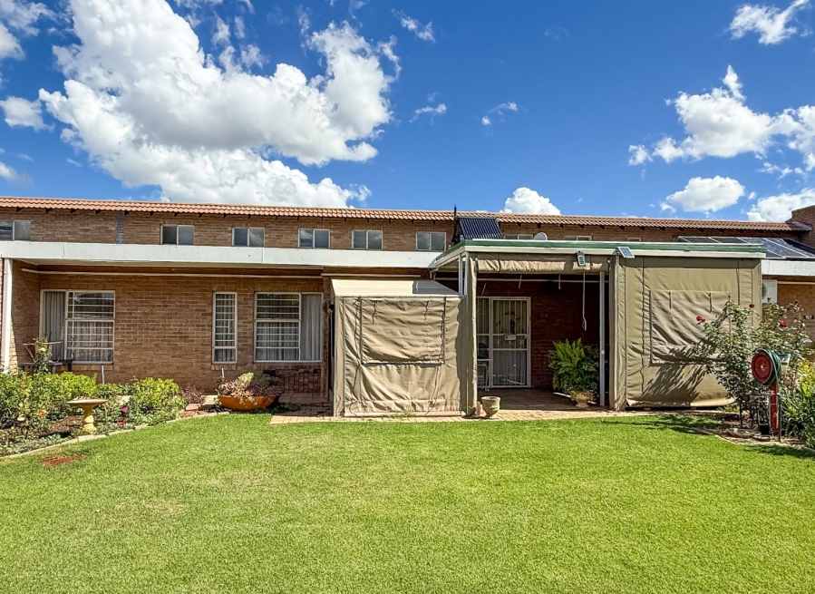 2 Bedroom Property for Sale in Oudorp North West